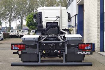 MAN TGS 33.400 BB-WW 6x4 CHASSIS CABIN