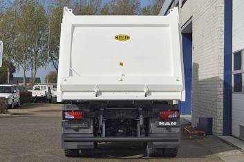 MAN TGS 41.400 BB-WW AT 8X4 TIPPER TRUCK
