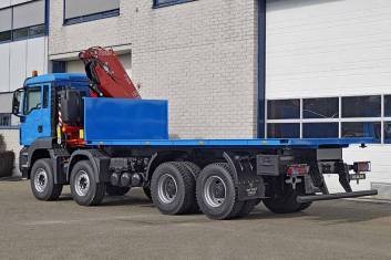 MAN TGS 41.400 BB-WW 8X4 FLATBED WITH CRANE