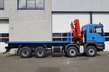 MAN TGS 41.400 BB-WW 8X4 FLATBED WITH CRANE