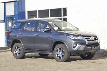 TOYOTA Fortuner 2.4L Diesel VX 4X4 SUV